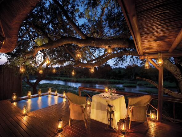 Tinga Narina Lodge - romantic dining